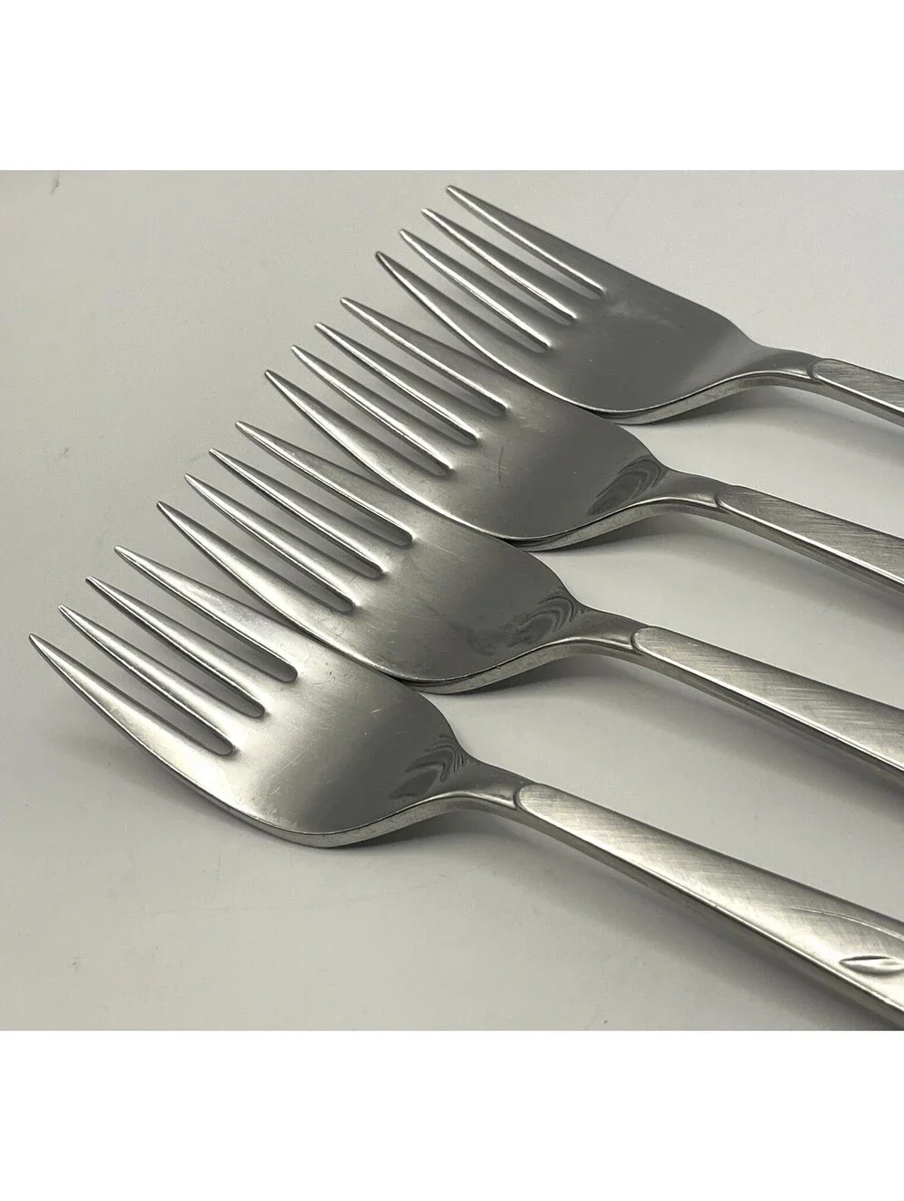 4- ONEIDA HEIRLOOM Cube Mark WILL O' WISP Stainless Salad Fork Lot ~6 3/4”
